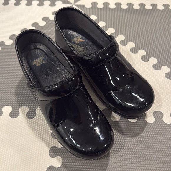 Dansko XP 2.0 Clog - Picture 2 of 6